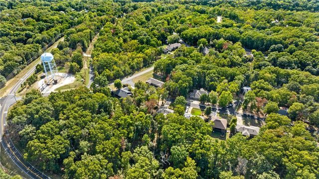 10 Runnymede Lane, Bella Vista, AR 72715