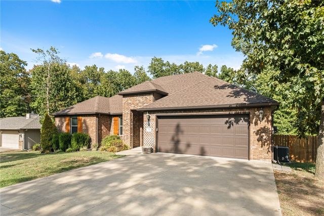 10 Runnymede Lane, Bella Vista, AR 72715