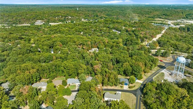 10 Runnymede Lane, Bella Vista, AR 72715