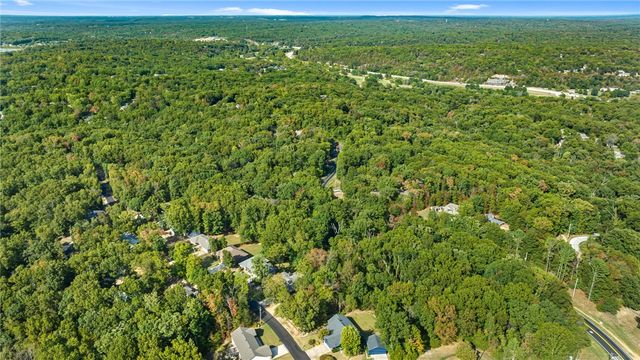 10 Runnymede Lane, Bella Vista, AR 72715