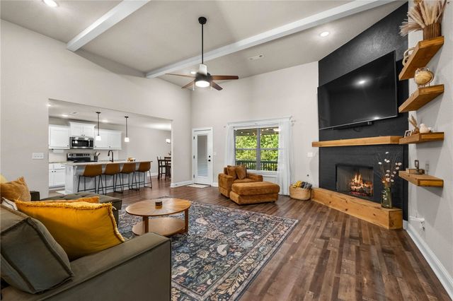 10 Runnymede Lane, Bella Vista, AR 72715