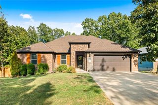10 Runnymede Lane, Bella Vista, AR 72715