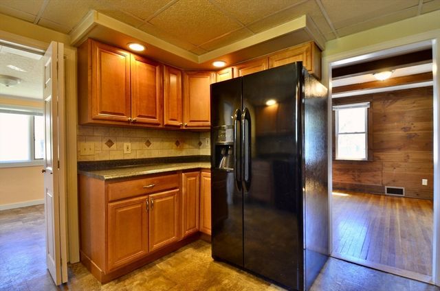 50 Roy St, Northbridge, MA 01588