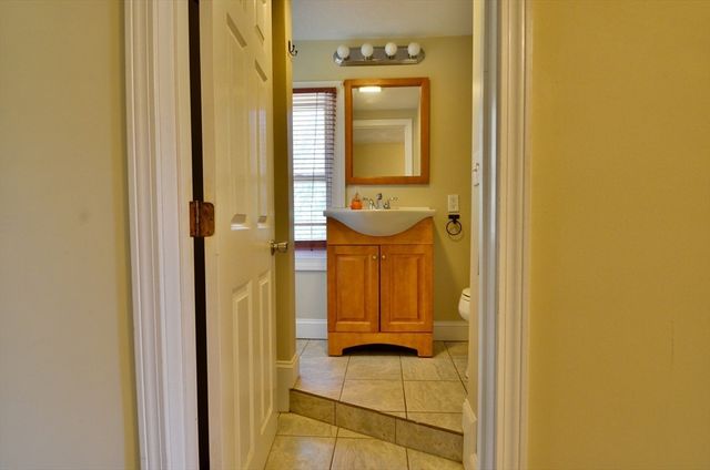 50 Roy St, Northbridge, MA 01588