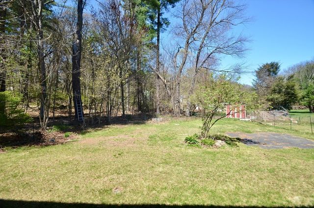 50 Roy St, Northbridge, MA 01588