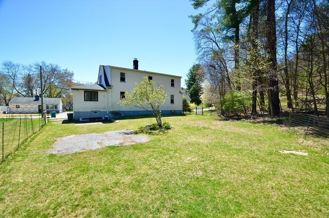 50 Roy St, Northbridge, MA 01588