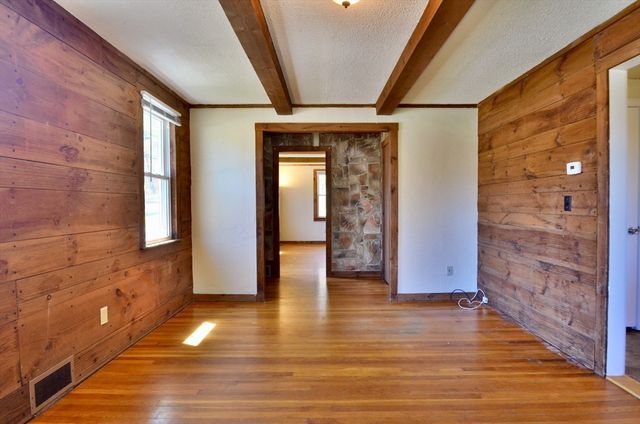 50 Roy St, Northbridge, MA 01588