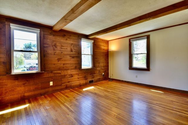 50 Roy St, Northbridge, MA 01588