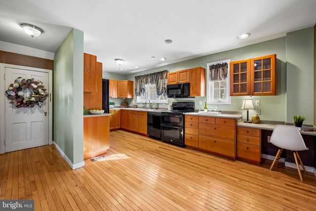 3022 DUNGLOW RD, Baltimore, MD 21222