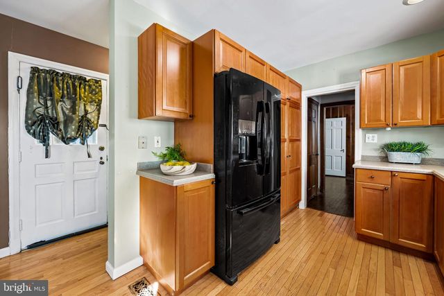 3022 DUNGLOW RD, Baltimore, MD 21222