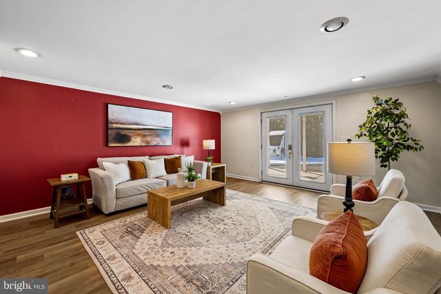 3022 DUNGLOW RD, Baltimore, MD 21222