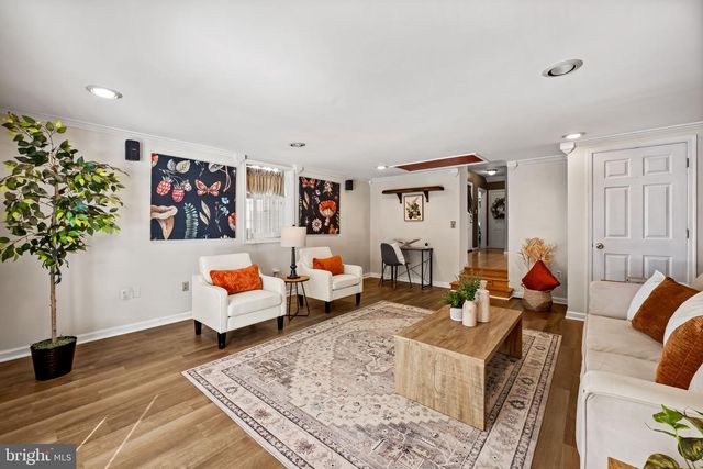 3022 DUNGLOW RD, Baltimore, MD 21222