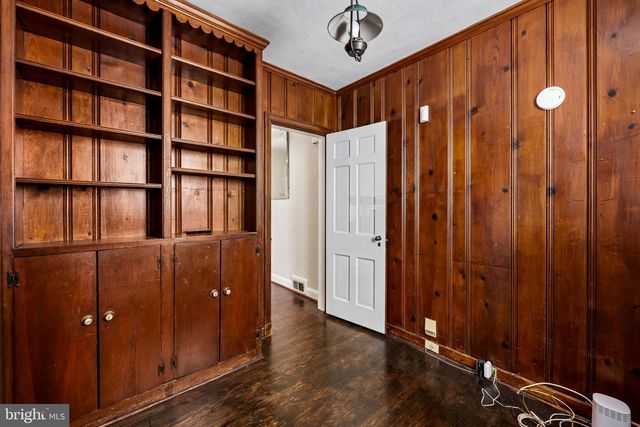 3022 DUNGLOW RD, Baltimore, MD 21222