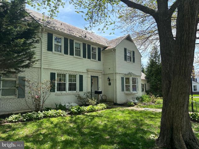 3022 DUNGLOW RD, Baltimore, MD 21222