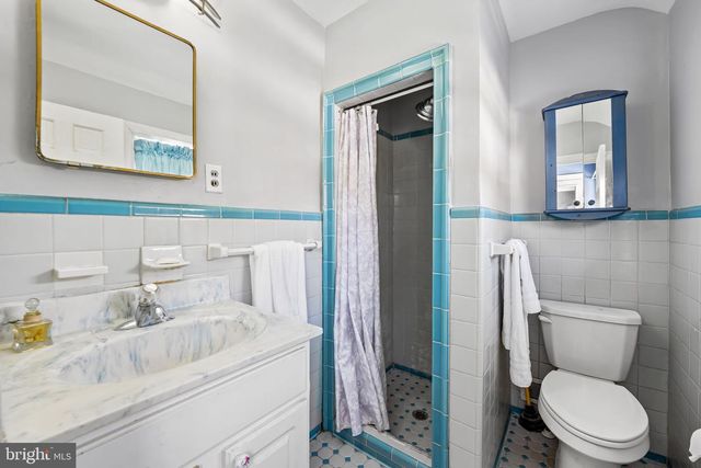 3022 DUNGLOW RD, Baltimore, MD 21222