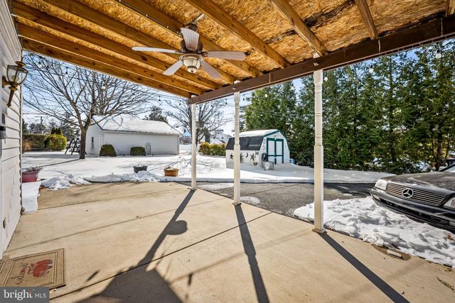 3022 DUNGLOW RD, Baltimore, MD 21222