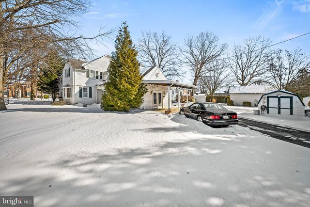 3022 DUNGLOW RD, Baltimore, MD 21222