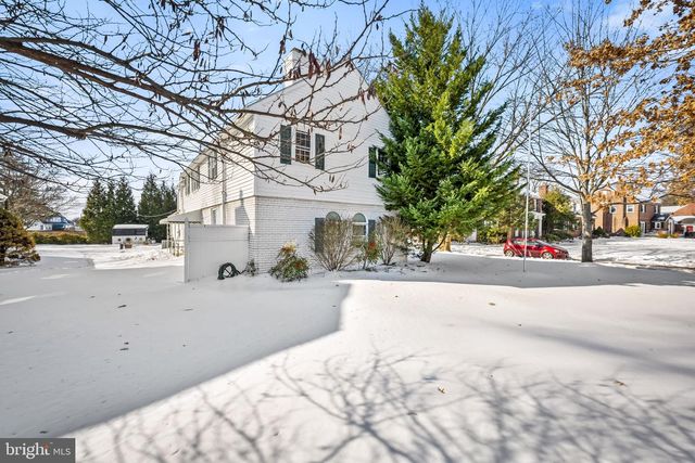 3022 DUNGLOW RD, Baltimore, MD 21222