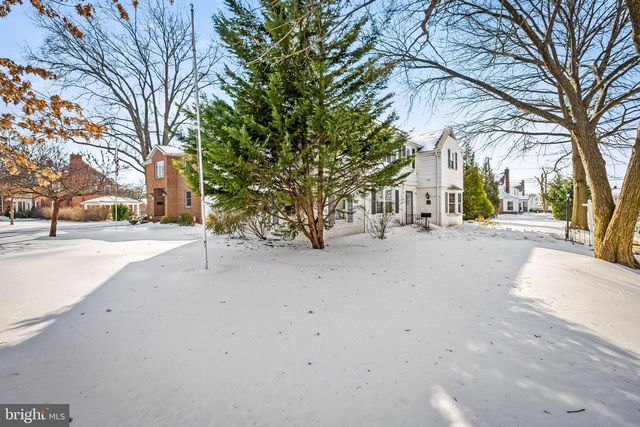 3022 DUNGLOW RD, Baltimore, MD 21222