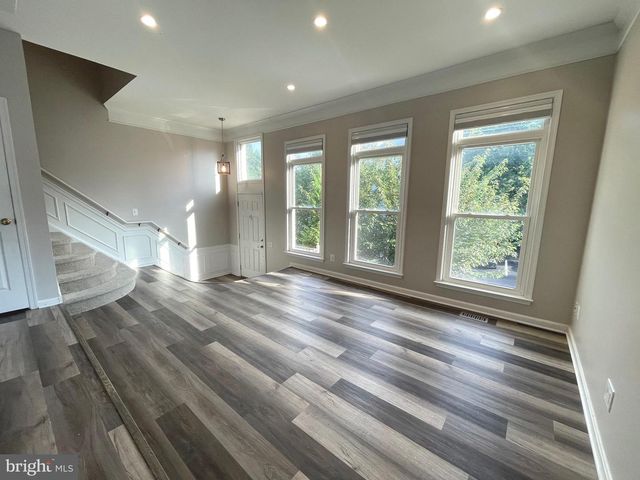 47616 WATKINS ISLAND SQ, Sterling, VA 20165