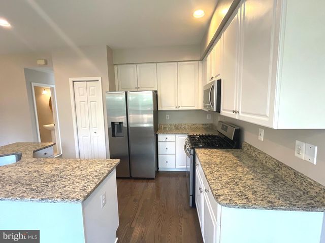 47616 WATKINS ISLAND SQ, Sterling, VA 20165