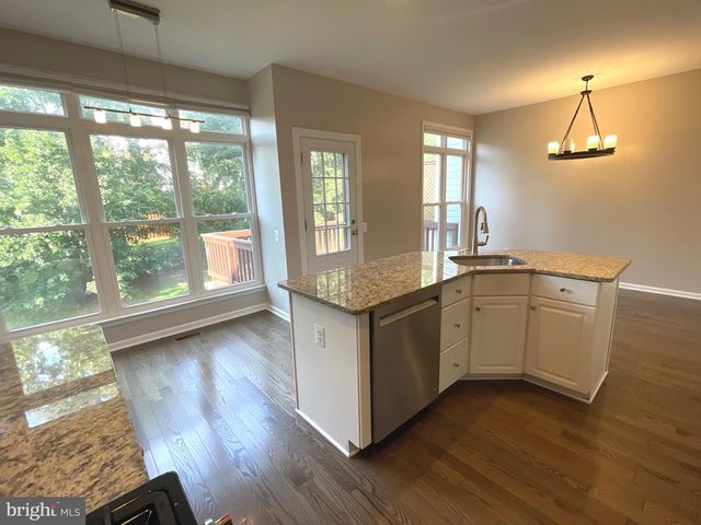 47616 WATKINS ISLAND SQ, Sterling, VA 20165