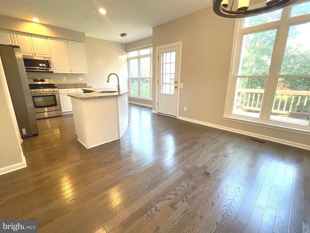 47616 WATKINS ISLAND SQ, Sterling, VA 20165