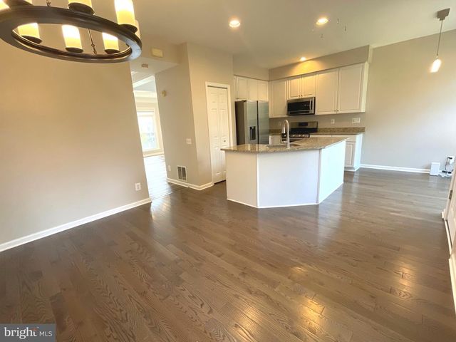 47616 WATKINS ISLAND SQ, Sterling, VA 20165