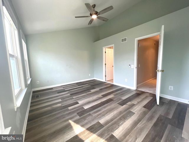 47616 WATKINS ISLAND SQ, Sterling, VA 20165