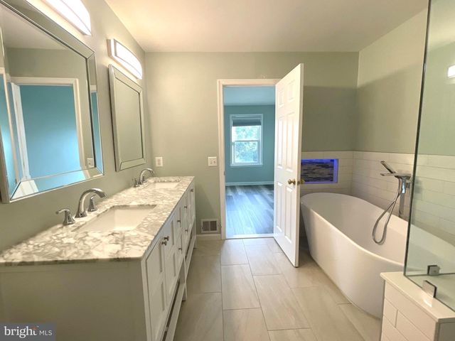 47616 WATKINS ISLAND SQ, Sterling, VA 20165