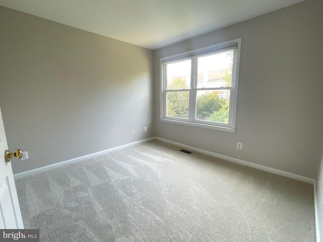 47616 WATKINS ISLAND SQ, Sterling, VA 20165