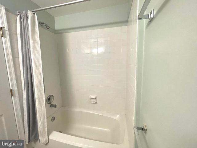 47616 WATKINS ISLAND SQ, Sterling, VA 20165