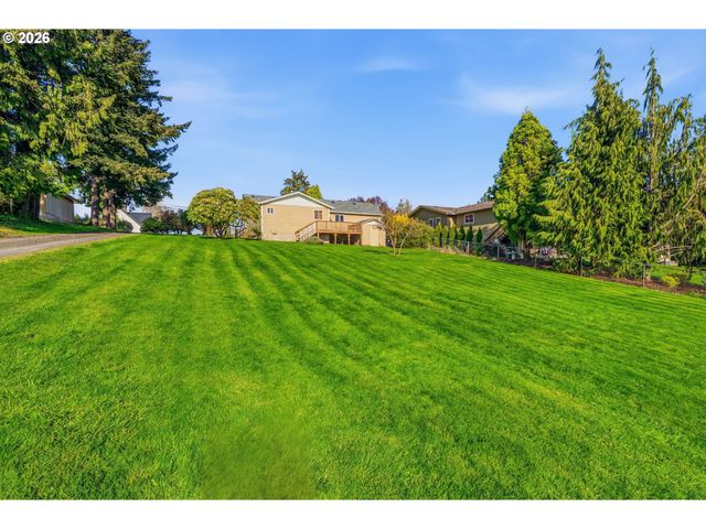 3323 COLUMBIA HEIGHTS Rd, Longview, WA 98632