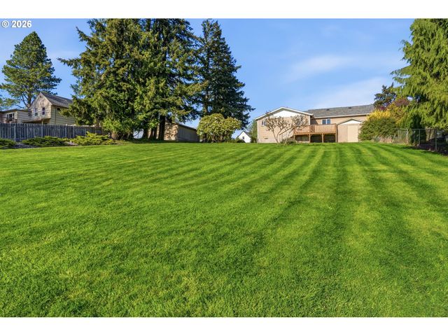 3323 COLUMBIA HEIGHTS Rd, Longview, WA 98632