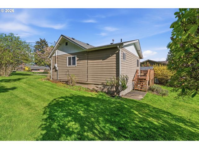 3323 COLUMBIA HEIGHTS Rd, Longview, WA 98632