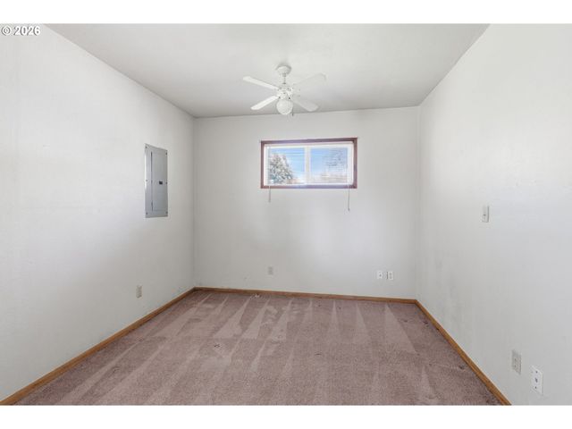3323 COLUMBIA HEIGHTS Rd, Longview, WA 98632