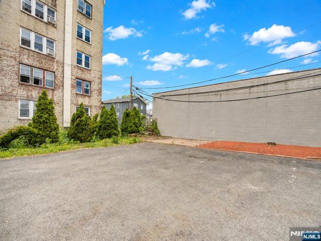 444 Broad Street 442, Elizabeth, NJ 07208