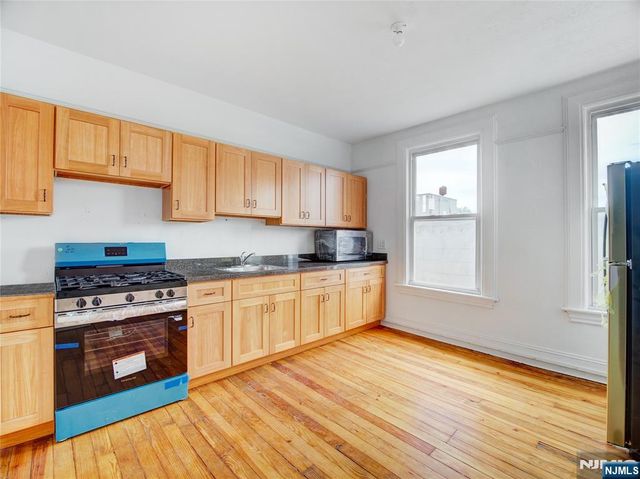 444 Broad Street 442, Elizabeth, NJ 07208