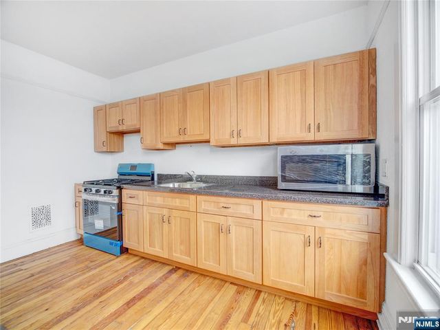 444 Broad Street 442, Elizabeth, NJ 07208