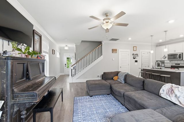 8649 Lawson Dr, Antioch, TN 37013
