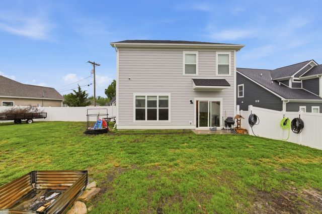 8649 Lawson Dr, Antioch, TN 37013