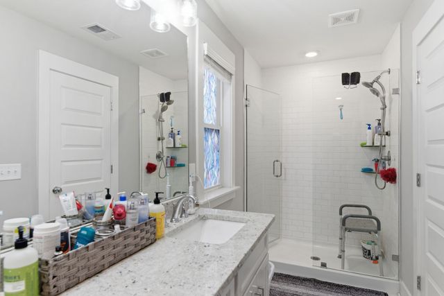 8649 Lawson Dr, Antioch, TN 37013