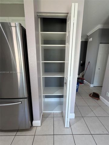 11362 NW 34th Pl, Sunrise, FL 33323