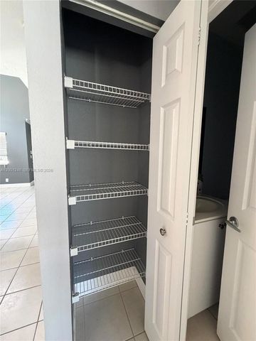 11362 NW 34th Pl, Sunrise, FL 33323