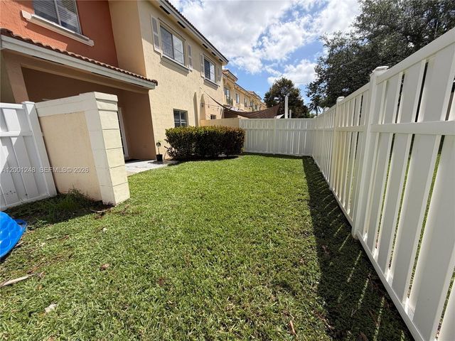 11362 NW 34th Pl, Sunrise, FL 33323