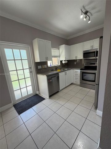 11362 NW 34th Pl, Sunrise, FL 33323