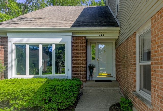 193 Country Club Drive, Prospect Heights, IL 60070