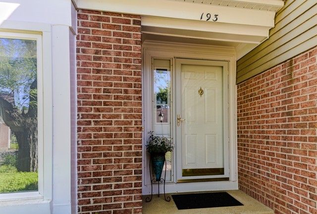 193 Country Club Drive, Prospect Heights, IL 60070