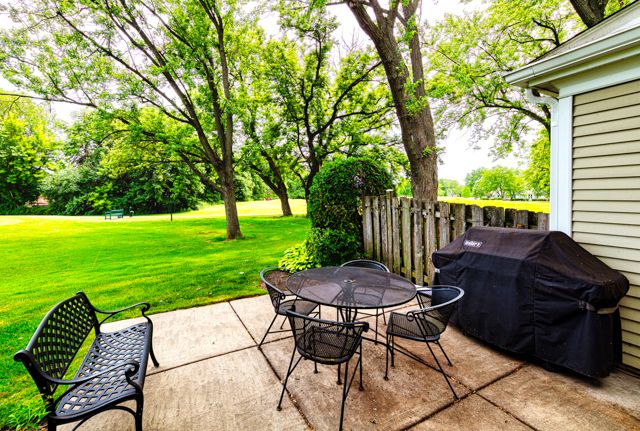 193 Country Club Drive, Prospect Heights, IL 60070