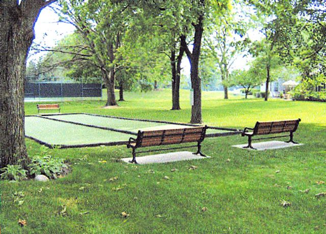 193 Country Club Drive, Prospect Heights, IL 60070
